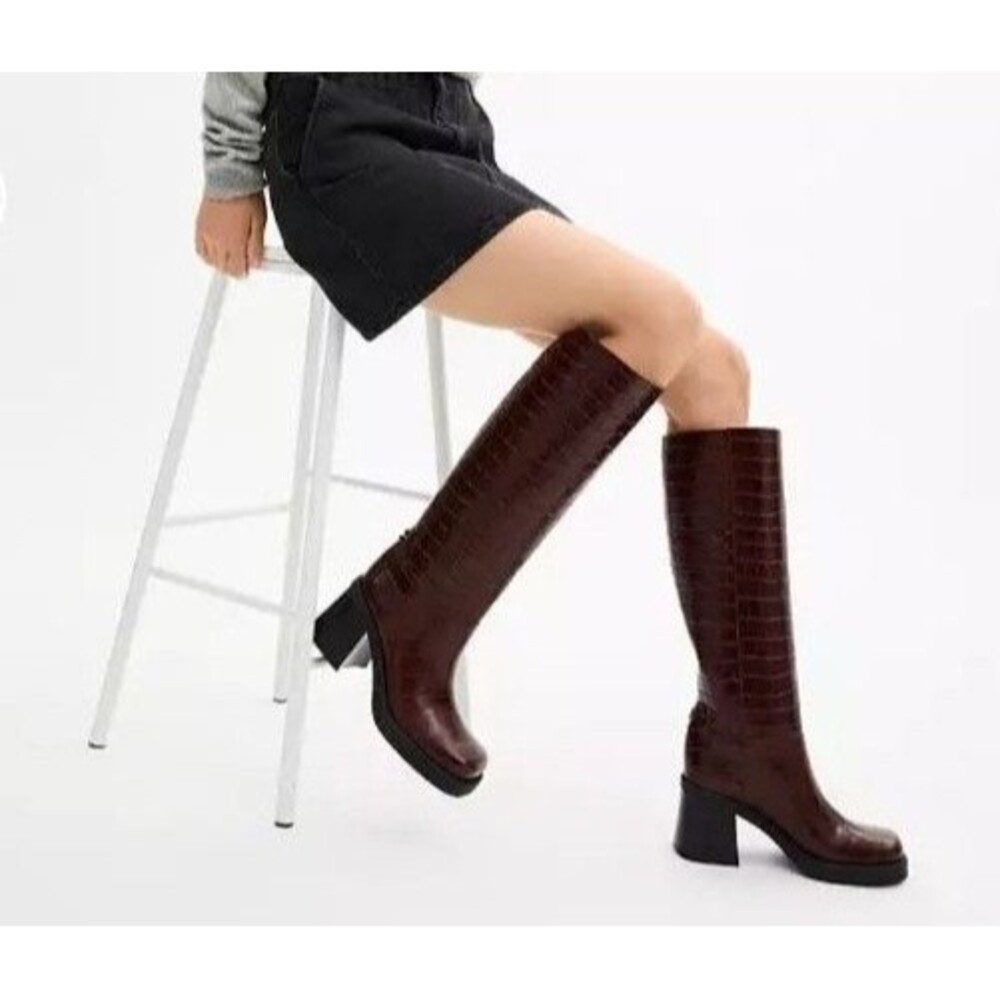 Coach Boots - Picture 2 of 9